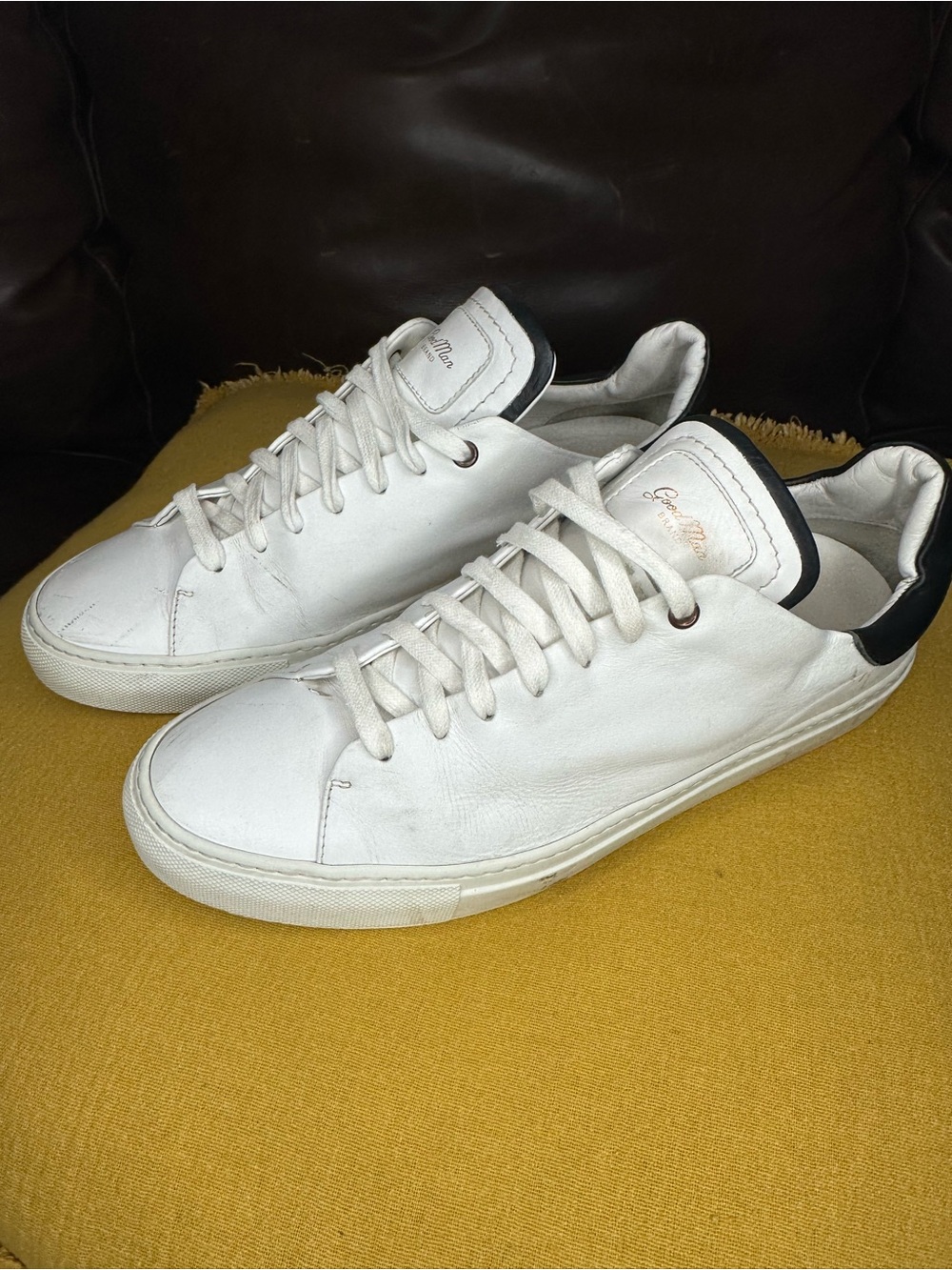 Good Man Brand (ITALIAN) White Leather Low-Top Sneakers with Black Heel